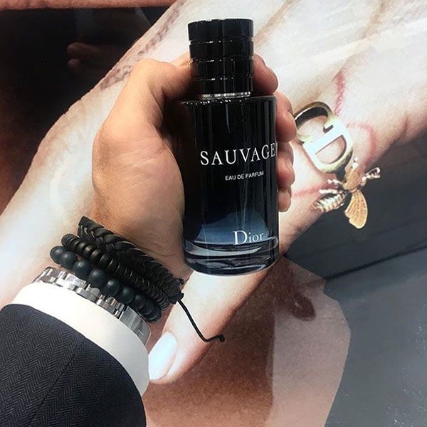 Thiết kế chai nước hao Dior Sauvage 60ml nam tính, tinh tế